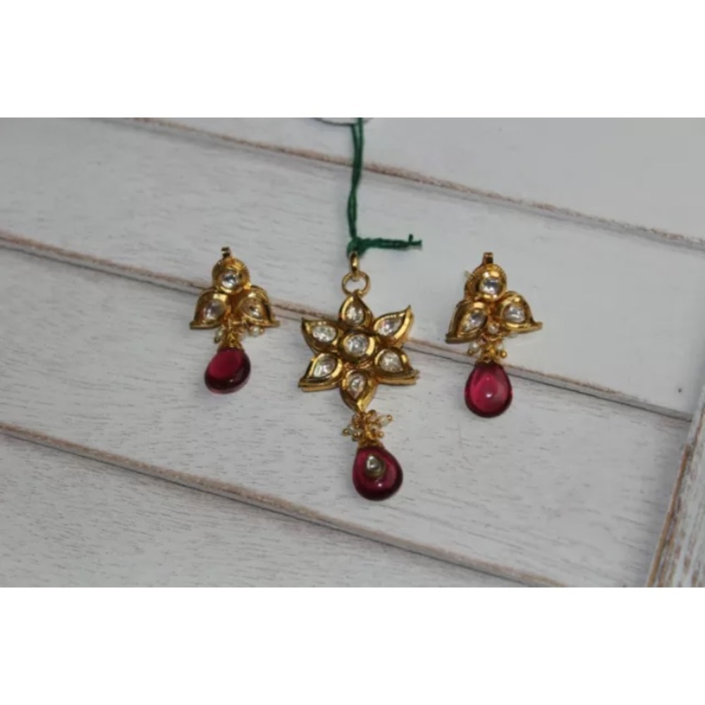 Ruby style kundan pendant earring set